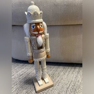 Wooden King Nutcrackers 15 Inch Tall